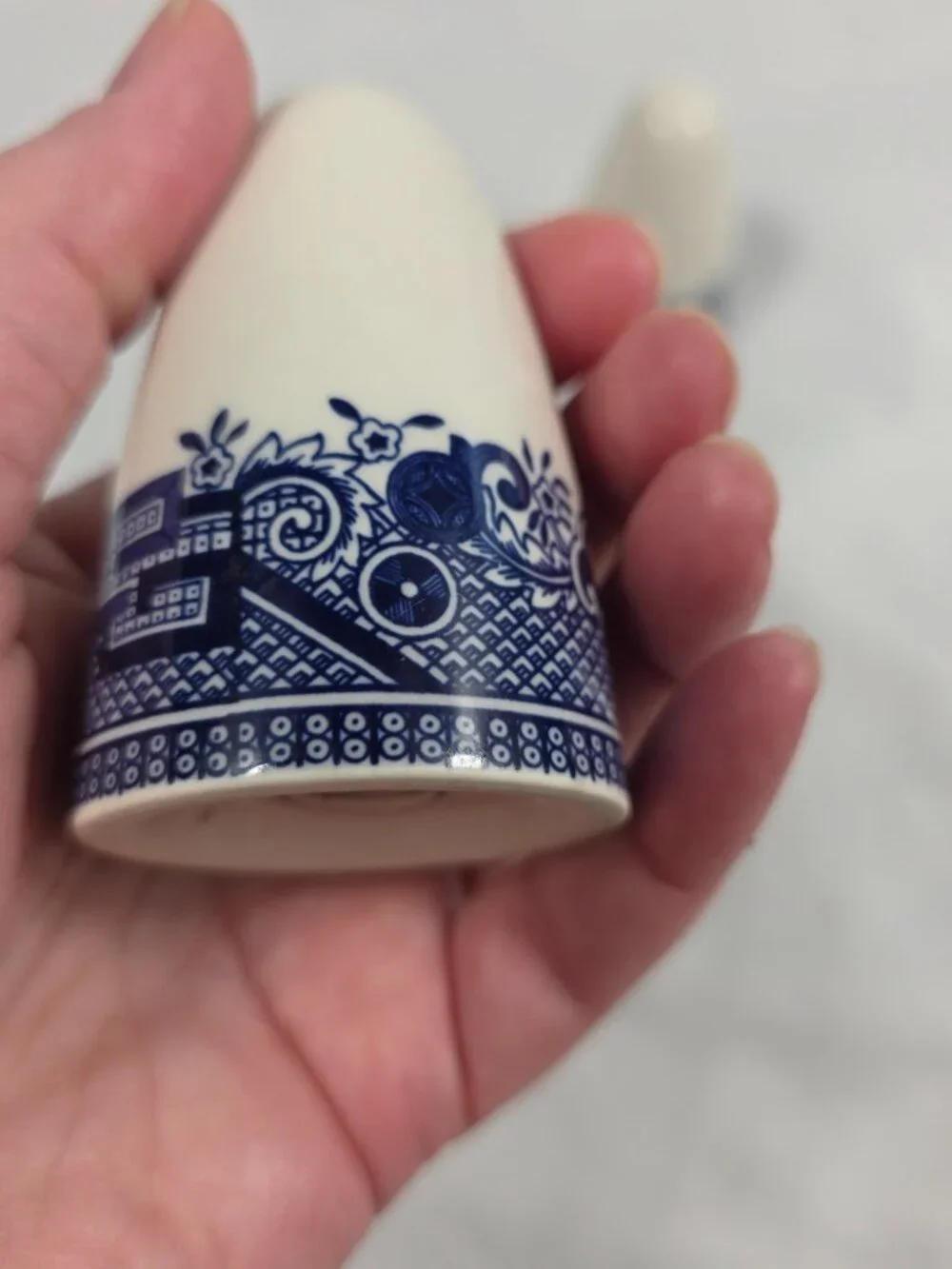 Churchill Willow Blue Salt & Pepper Shaker Set 1/5 Holes Georgian Shape England